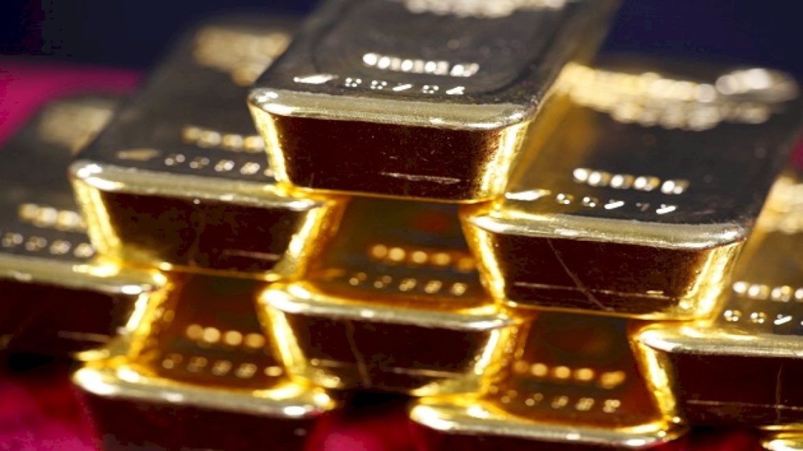 gold-prices-hit-a-record-high.-what’s-behind-the-surge?