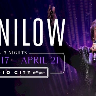 barry-manilow-is-ready-for-the-“thrill”-of-his-return-to-radio-city-music-hall