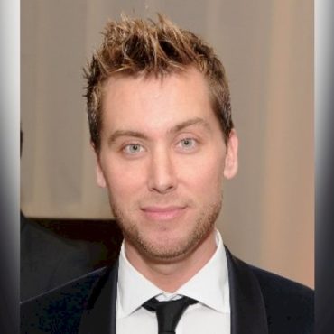 lance-bass-received-a-gift-from-elton-john-after-coming-out