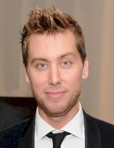 lance-bass-received-a-gift-from-elton-john-after-coming-out