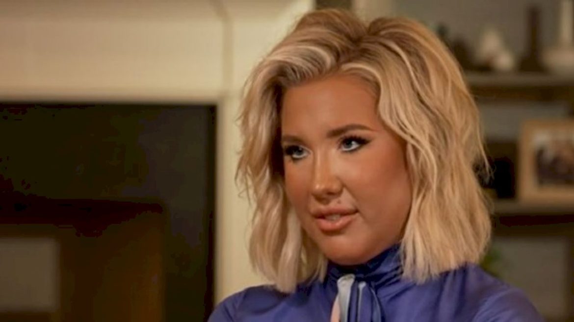 savannah-chrisley-on-hope-for-parents’-future,-raising-teen-brother-and-niece