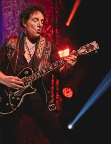 journey’s-neal-schon-can-see-the-band-playing-the-las-vegas-sphere