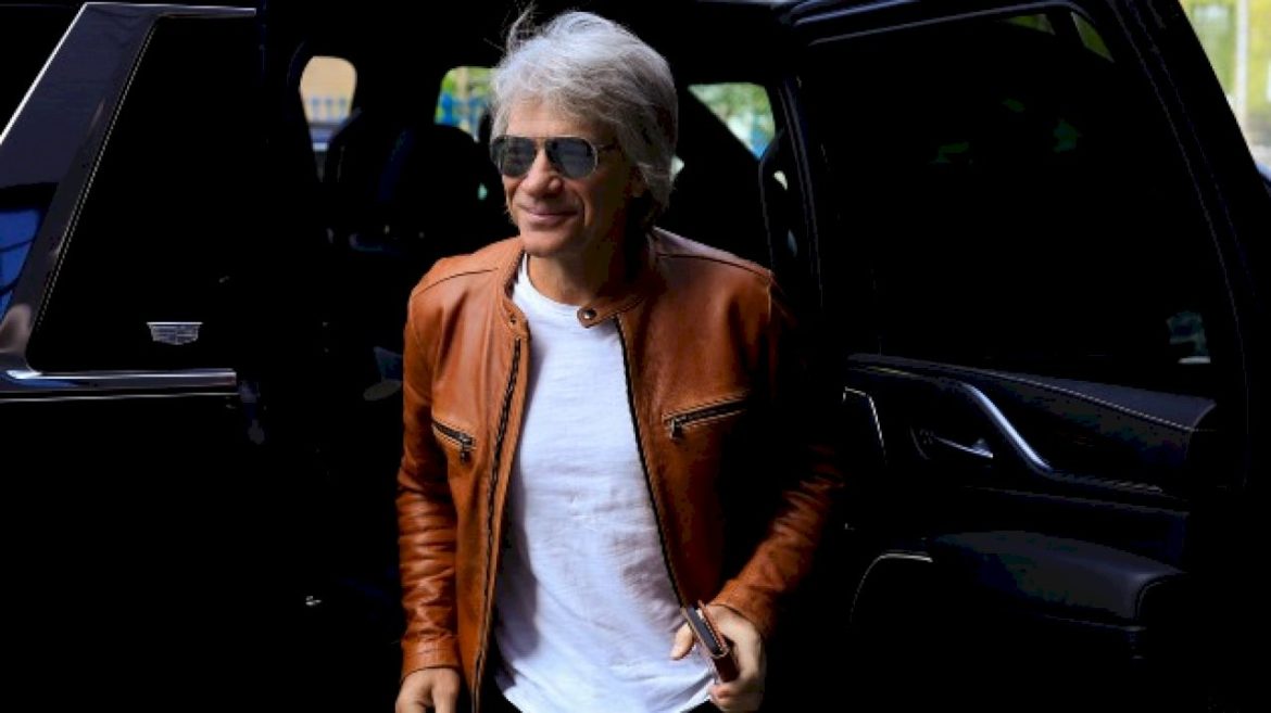jon-bon-jovi-planning-to-release-“30-or-40”-songs-that-never-made-it-onto-bon-jovi’s-albums