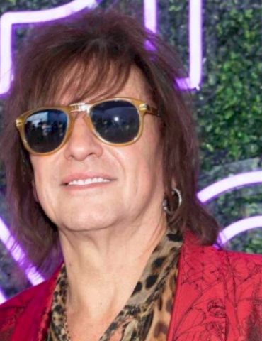 richie-sambora-drops-“i-pray,”-the-first-of-four-new-songs