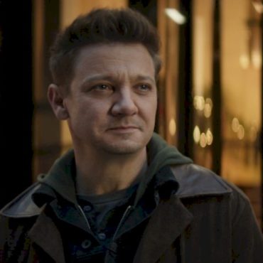 “miracles-happen”:-robert-downey-jr.-on-jeremy-renner’s-recovery-from-snowplow-accident