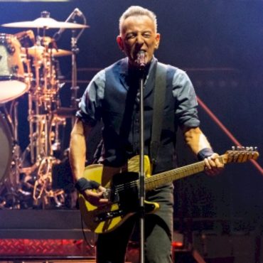 bruce-springsteen-offers-up-four-tour-debuts,-including-“born-in-the-usa.,”-at-cardiff-show