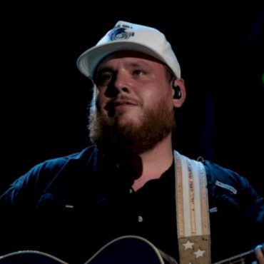 you’ll-hear-luke-combs’-new-single-in-upcoming-movie,-‘twisters’