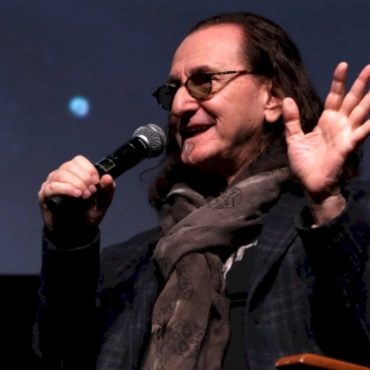 rush’s-geddy-lee-to-appear-in-documentary-about-“the-spirit-of-radio”-station