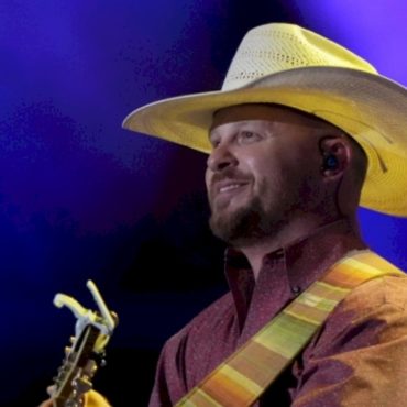 cody-johnson’s-acm-awards-performance-might-remind-you-of-don-williams