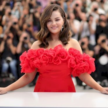 selena-gomez’s-new-film-earns-nine-minute-standing-ovation-at-cannes