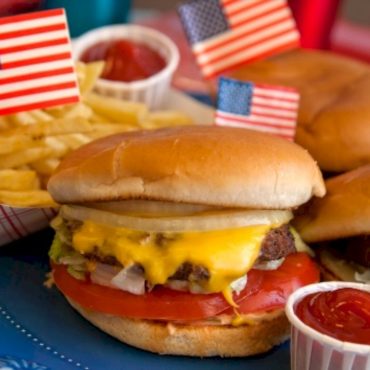 food-prices-for-fourth-of-july-favorites,-experts-share-the-best-savings-on-burgers-and-more