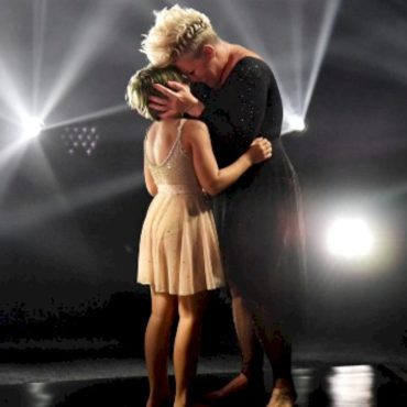 pink’s-daughter-willow-leaves-her-tour-to-start-her-theater-career