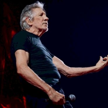 roger-waters-shoots-down-thought-of-a-pink-floyd-reunion:-“whatever-for?”