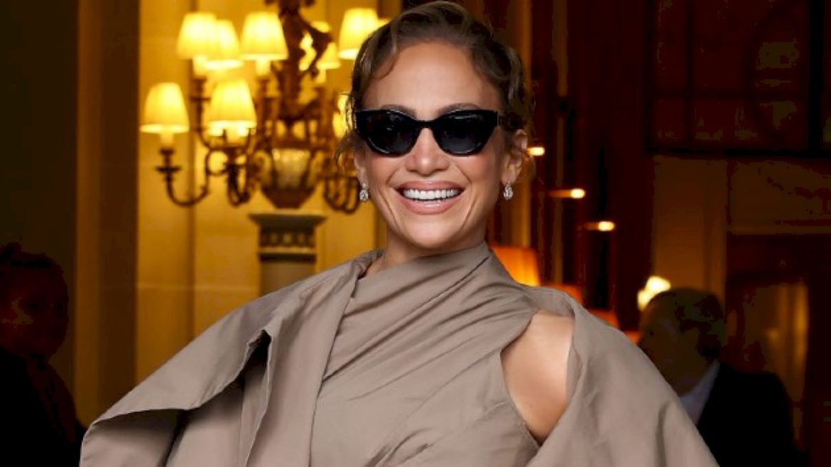 jennifer-lopez-shares-video-from-her-‘bridgerton’-themed-55th-birthday-party