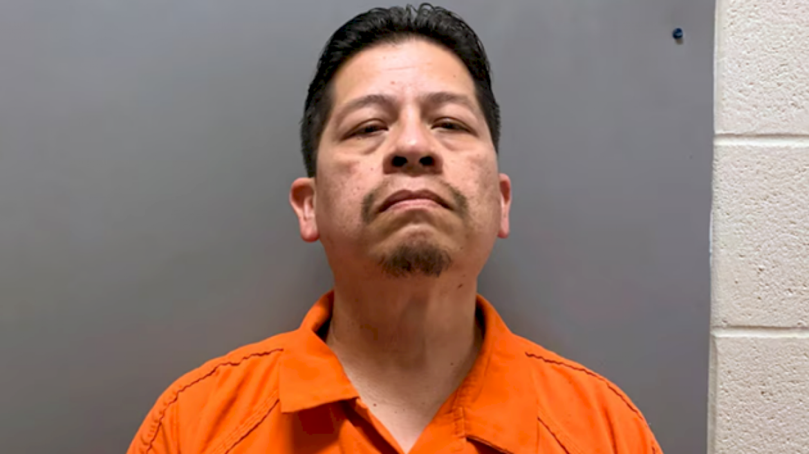 former-uvalde-school-district-police-officer-pleads-not-guilty-as-victims’-families-look-on
