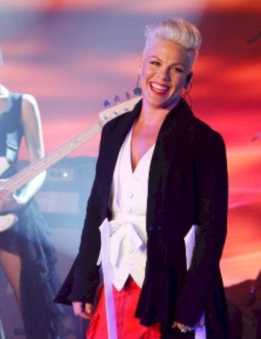 “let’s-get-loud”:-pink-joins-zoom-fundraising-call-for-kamala-harris