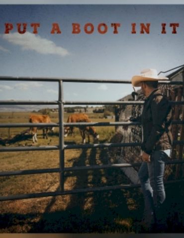 justin-moore-celebrates-“real-country”-music-with-his-“boot”