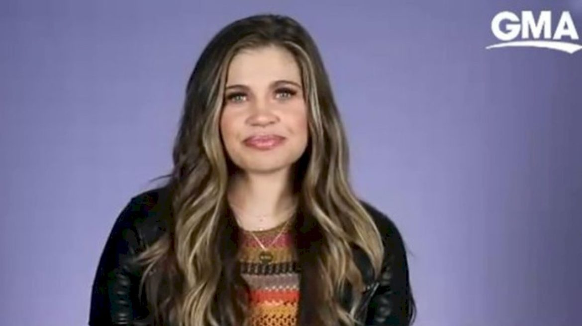 “i’m-going-to-be-fine”:-‘boy-meets-world’-star-danielle-fishel-reveals-breast-cancer-diagnosis