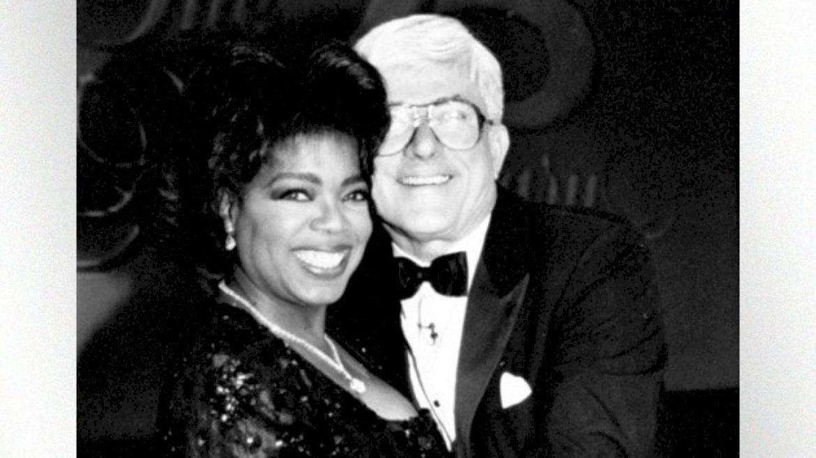 oprah,-montel,-andy-cohen-and-more-react-to-death-of-talk-show-“pioneer”-phil-donahue