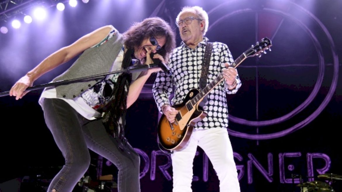 foreigner-teasing-“very-special-announcement”