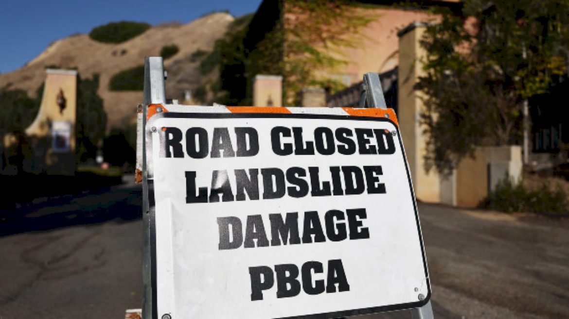 california-gov.-gavin-newsom-declares-emergency-disaster-for-landslide-threatened-rancho-palos-verdes