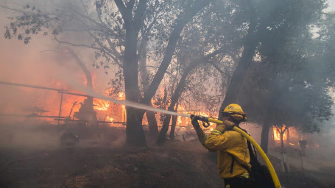 california-line-wildfire-suspect-arrested-as-65,600-structures-threatened