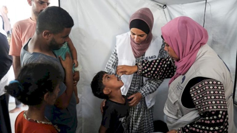 polio-vaccinations-wrap-up-in-gaza-as-officials-try-to-inoculate-90%-of-children-under-age-10