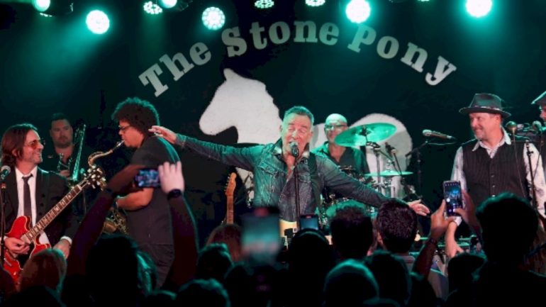 bruce-springsteen-makes-surprise-seahear.now-afterparty-appearance-at-asbury-park’s-stone-pony