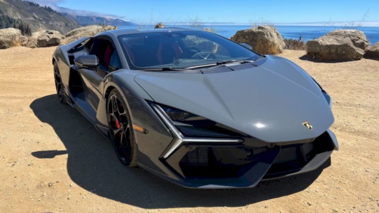 lamborghini’s-ceo-opens-up-about-evs,-touchscreens-and-kamala-harris