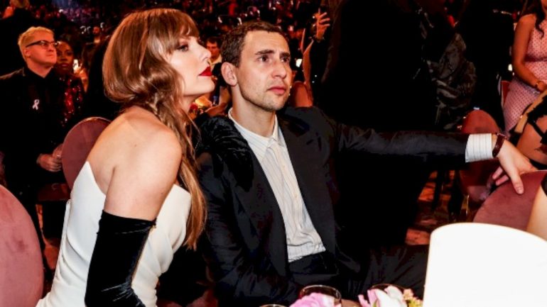 did-jack-antonoff-drop-a-hint-about-unreleased-taylor-swift-music?