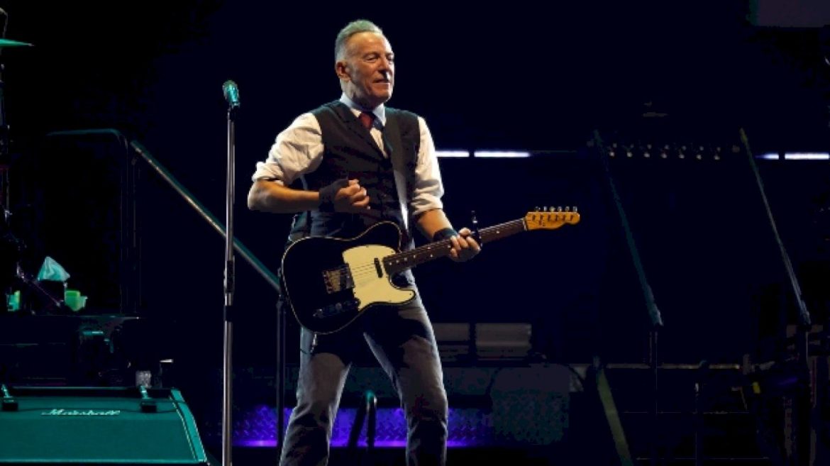 bruce-springsteen,-def-leppard-&-more-make-up-axs-tv’s-october-concert-lineup