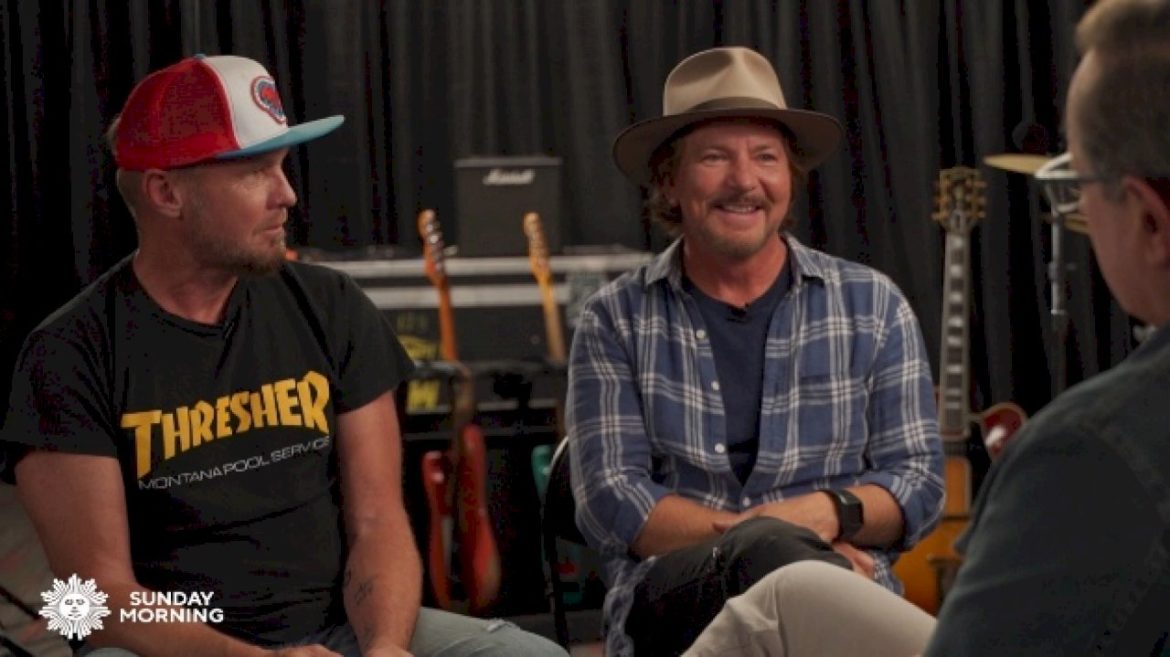 in-new-interview,-pearl-jam’s-eddie-vedder-and-jeff-ament-reflect-on-their-beginnings-and-their-future