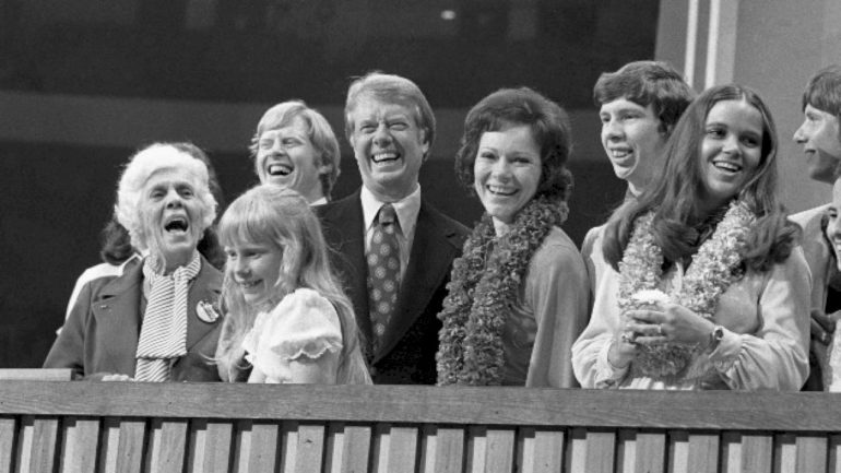 former-president-jimmy-carter-to-turn-100:-what-to-know-about-his-kids,-grandkids