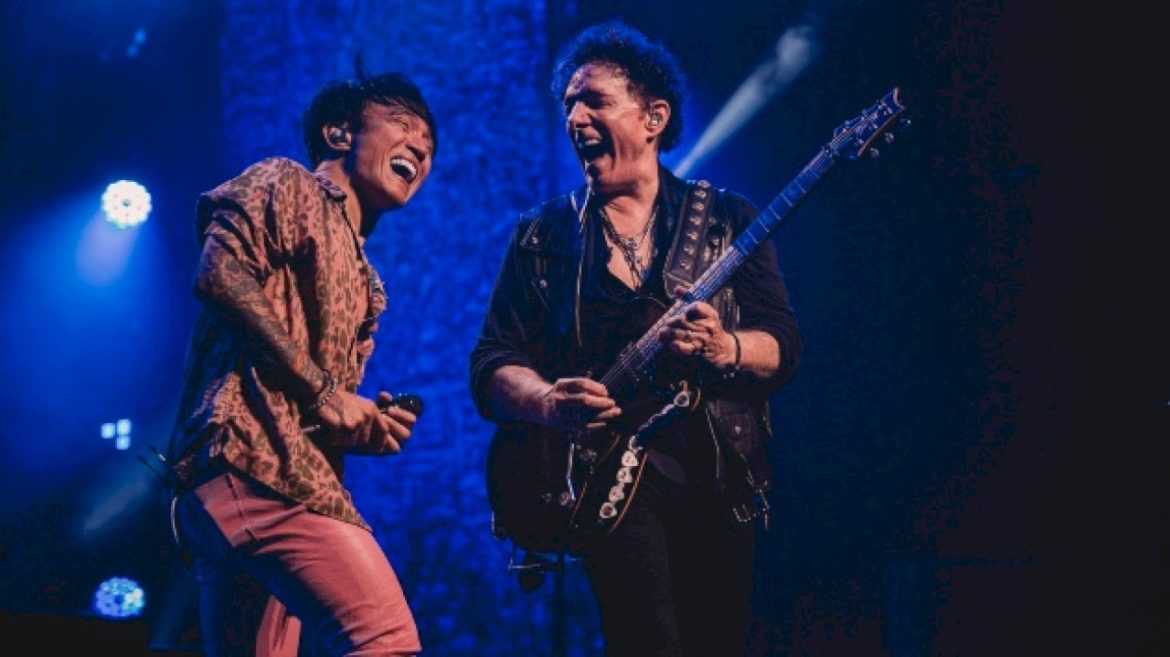 journey-frontman-arnel-pineda-offers-to-leave-band-if-fans-don’t-want-him