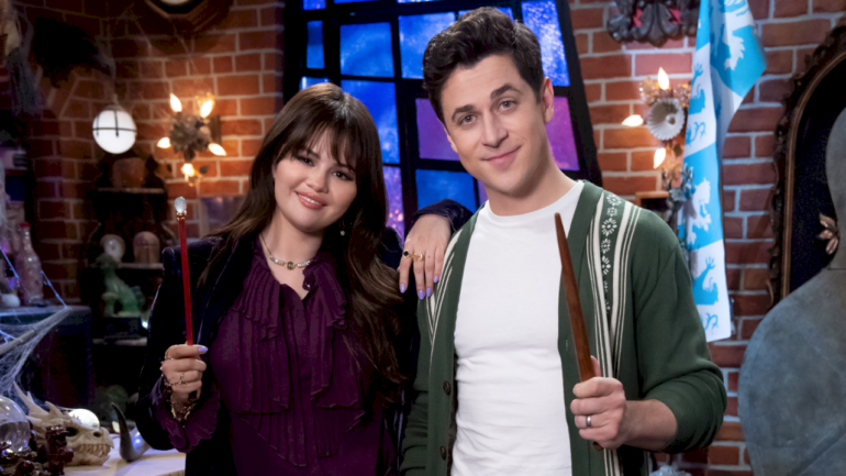 selena-gomez-is-back-as-alex-russo-in-‘wizards-beyond-waverly-place’-trailer