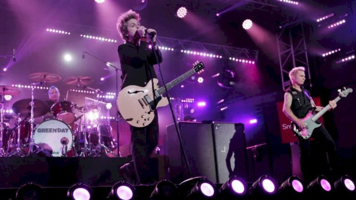 green-day’s-billy-joe-armstrong-stars-in-new-campaign-for-marshall-headphones