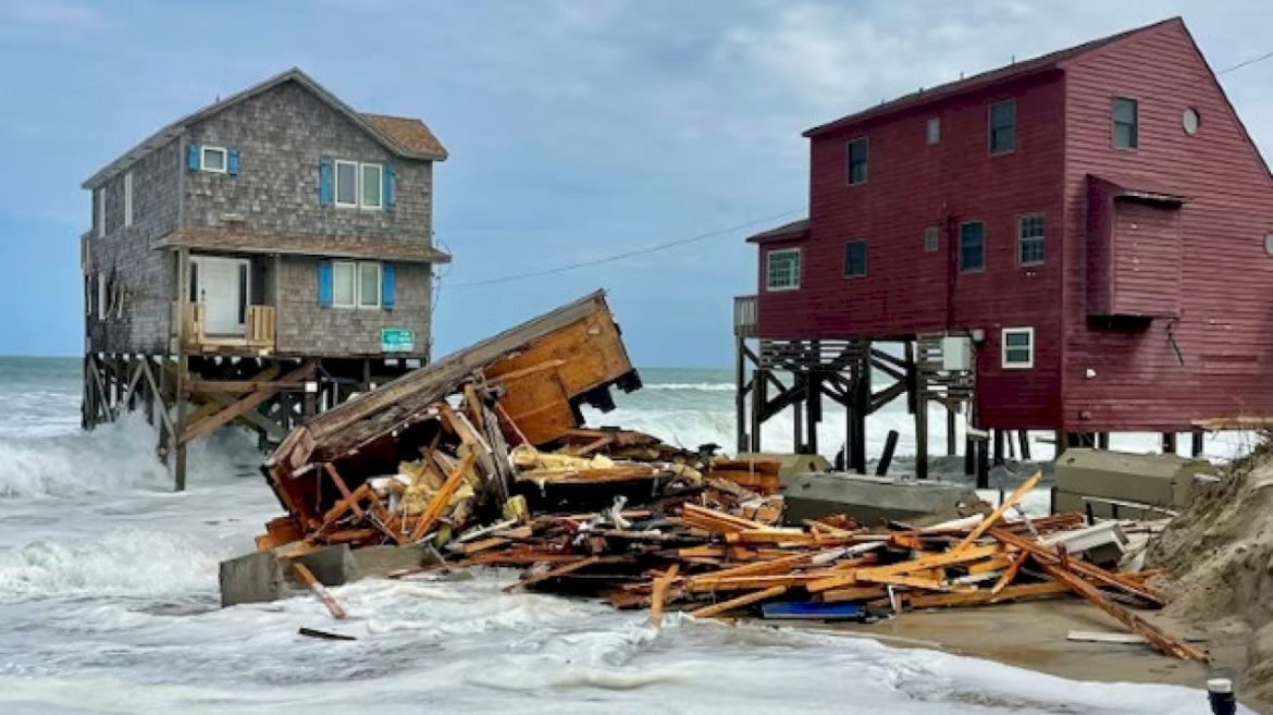 third-house-collapses-in-four-days-on-north-carolina-coast