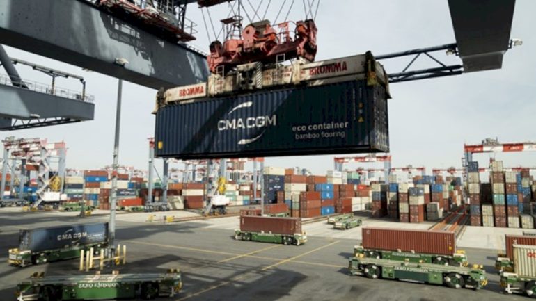 a-looming-port-strike-could-fuel-inflation-and-cause-layoffs,-experts-say