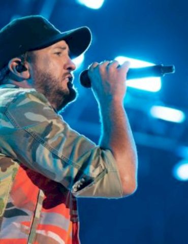 this-big-song-inspired-luke-bryan-to-start-recording-‘mind-of-a-country-boy’