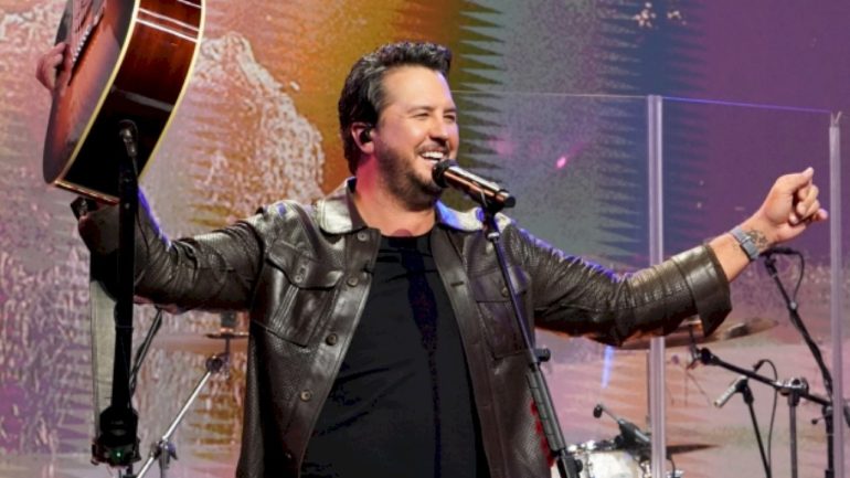 luke-bryan-takes-his-“love”-to-abc’s-‘good-morning-america’