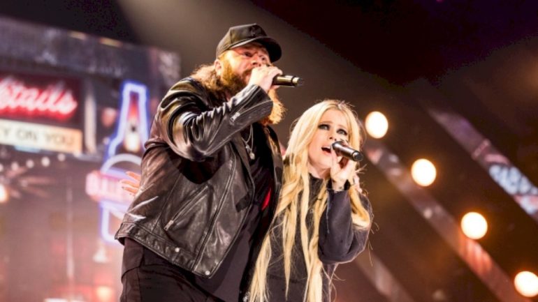 nate-smith-+-avril-lavigne-reunite-for-duet-#2,-“can-you-die-from-a-broken-heart”