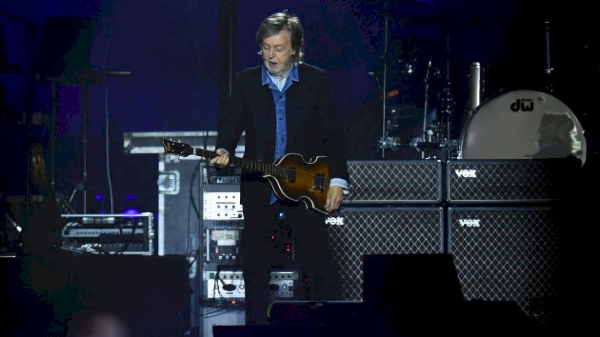 paul-mccartney-plays-final-beatles-tune,-“now-and-then,”-for-the-first-time-at-tour-kickoff