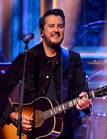 luke-bryan-shares-his-‘mind’-on-‘american-idol’,-carrie-underwood-+-new-album