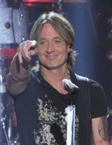 keith-urban’s-hosting-+-headlining-nashville’s-nye-special-on-cbs