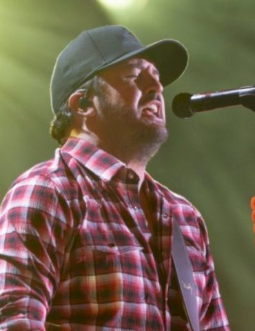 luke-bryan-thinks-he’s-been-“overlooked”-in-one-award-category