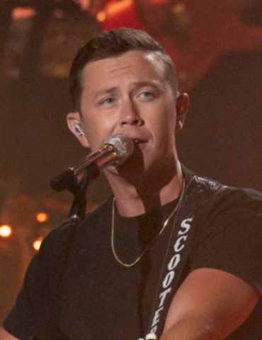 why-scotty-mccreery-remains-“humbled-and-honored”-to-be-part-of-the-opry-family