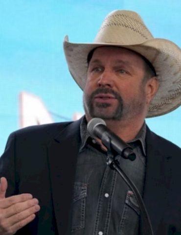 garth-brooks-files-lawsuit-in-response-to-rape,-sexual-assault-accusations