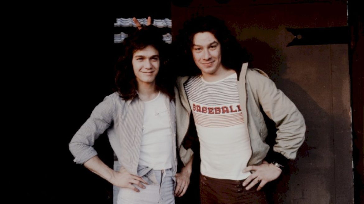 alex-van-halen-gives-first-interview-following-brother-eddie-van-halen’s-death