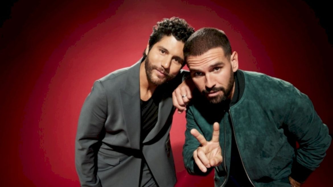 ‘it’s-officially-christmas’:-﻿dan-+-shay-double-up-their-first-holiday-album