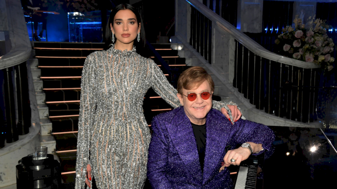 elton-john-gives-surprise-performance-of-“cold-heart”-at-dua-lipa-concert